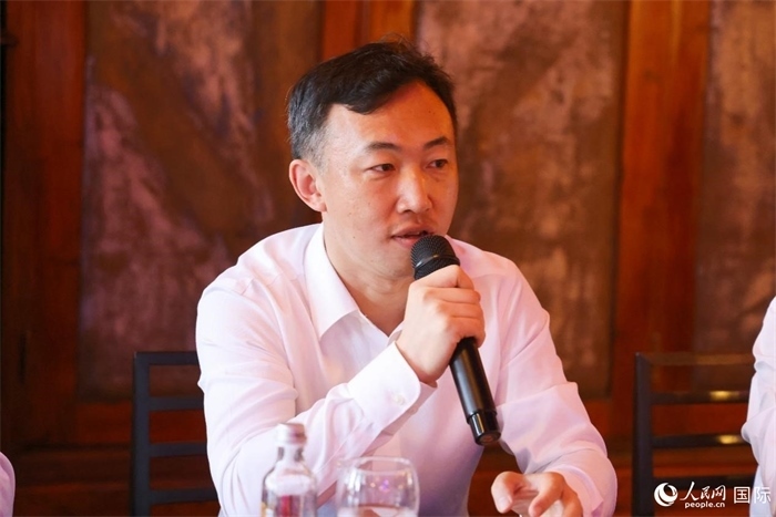 中國駐里約熱內(nèi)盧代總領事王海濤在座談會上致辭。人民網(wǎng)記者 陳海琪攝