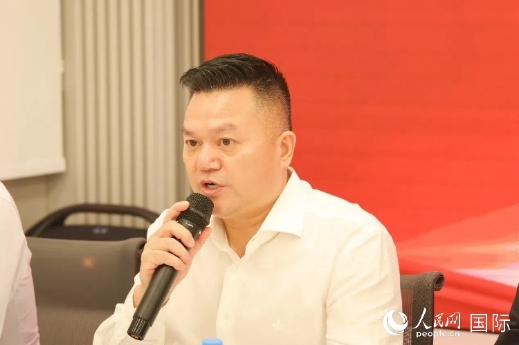 巴西和統(tǒng)會會長張小春在座談會上致辭。人民網(wǎng)記者 陳海琪攝