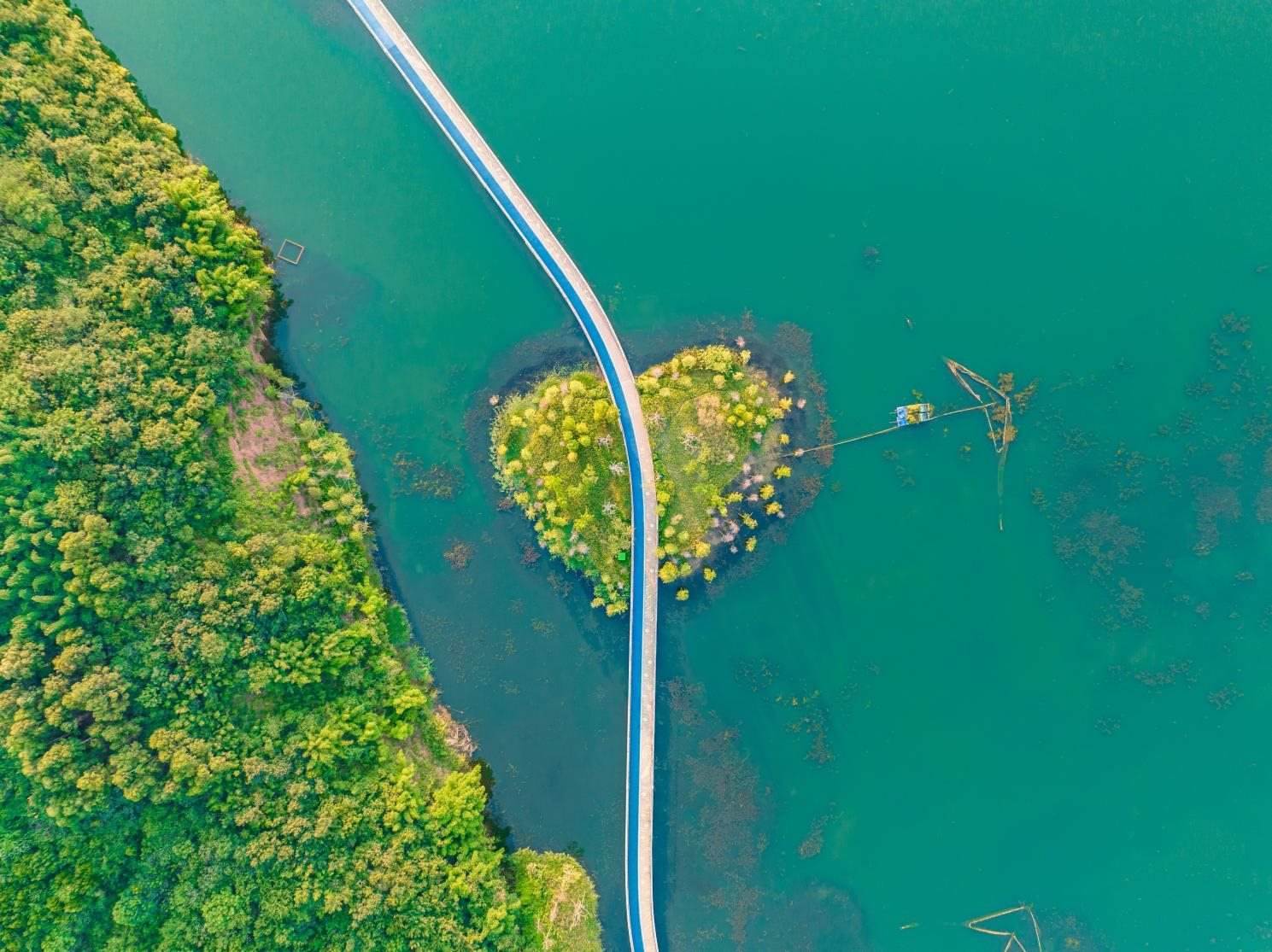興隆湖棧道。四川天府新區(qū)融媒體中心供圖 攝影：馬驥）