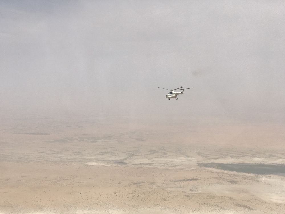 2017年8月8日，中國首支維和直升機分隊直升機飛行在蘇丹達爾富爾任務區(qū)上空。