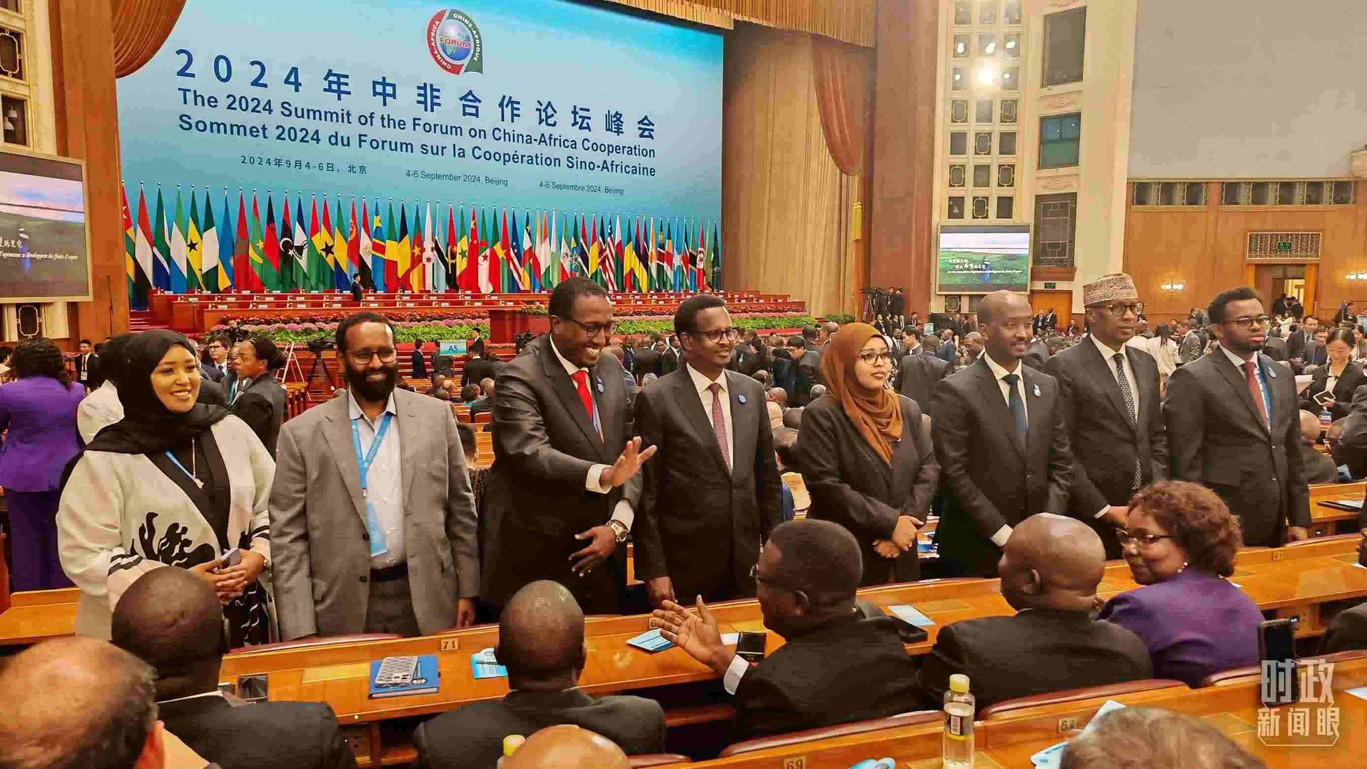  △峰會(huì)搭建溝通的橋梁。（總臺(tái)央視記者鄂介甫、周倜拍攝）