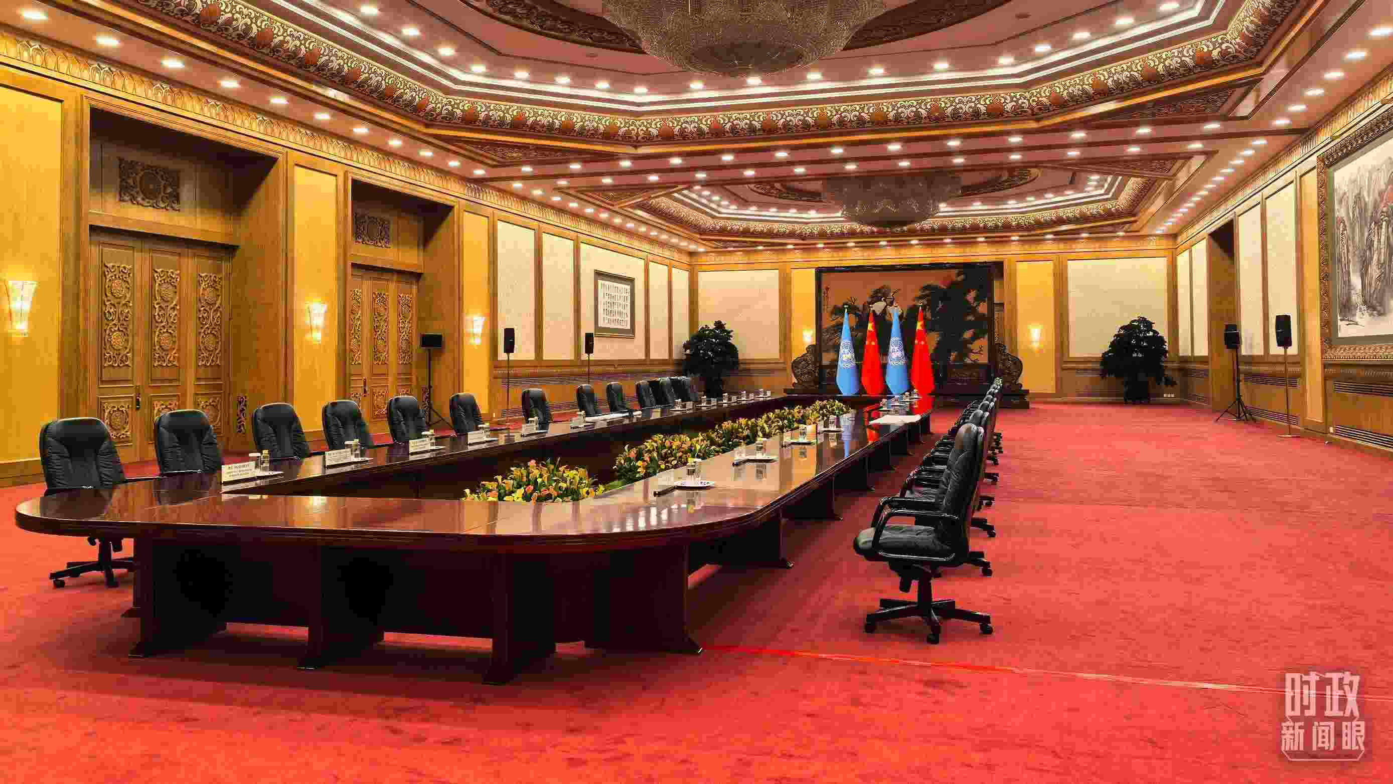  △同聯(lián)合國秘書長古特雷斯的會(huì)見會(huì)場，這是開始前的場景。（總臺(tái)央視記者劉瑞琳拍攝）