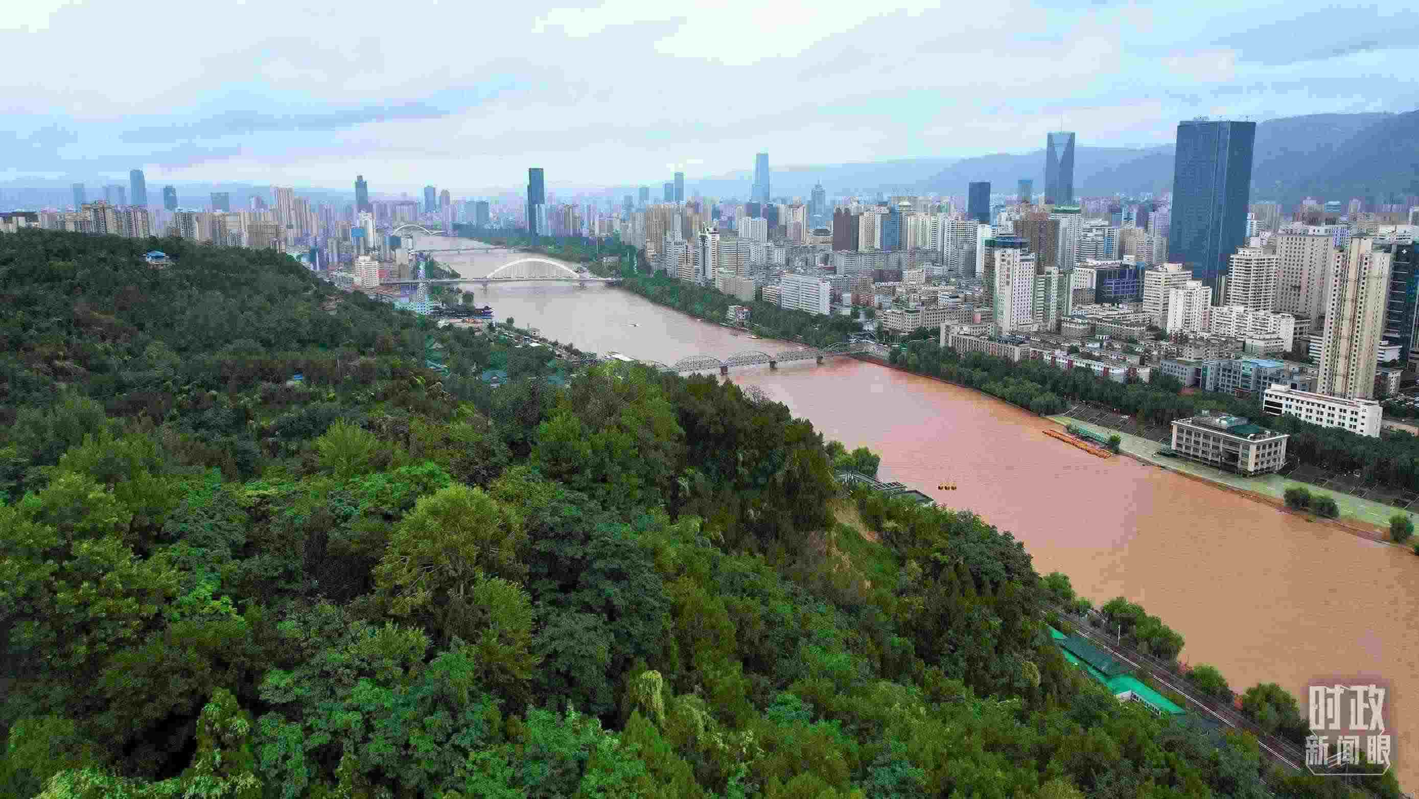△黃河蘭州段。（總臺(tái)央視記者范凱拍攝）