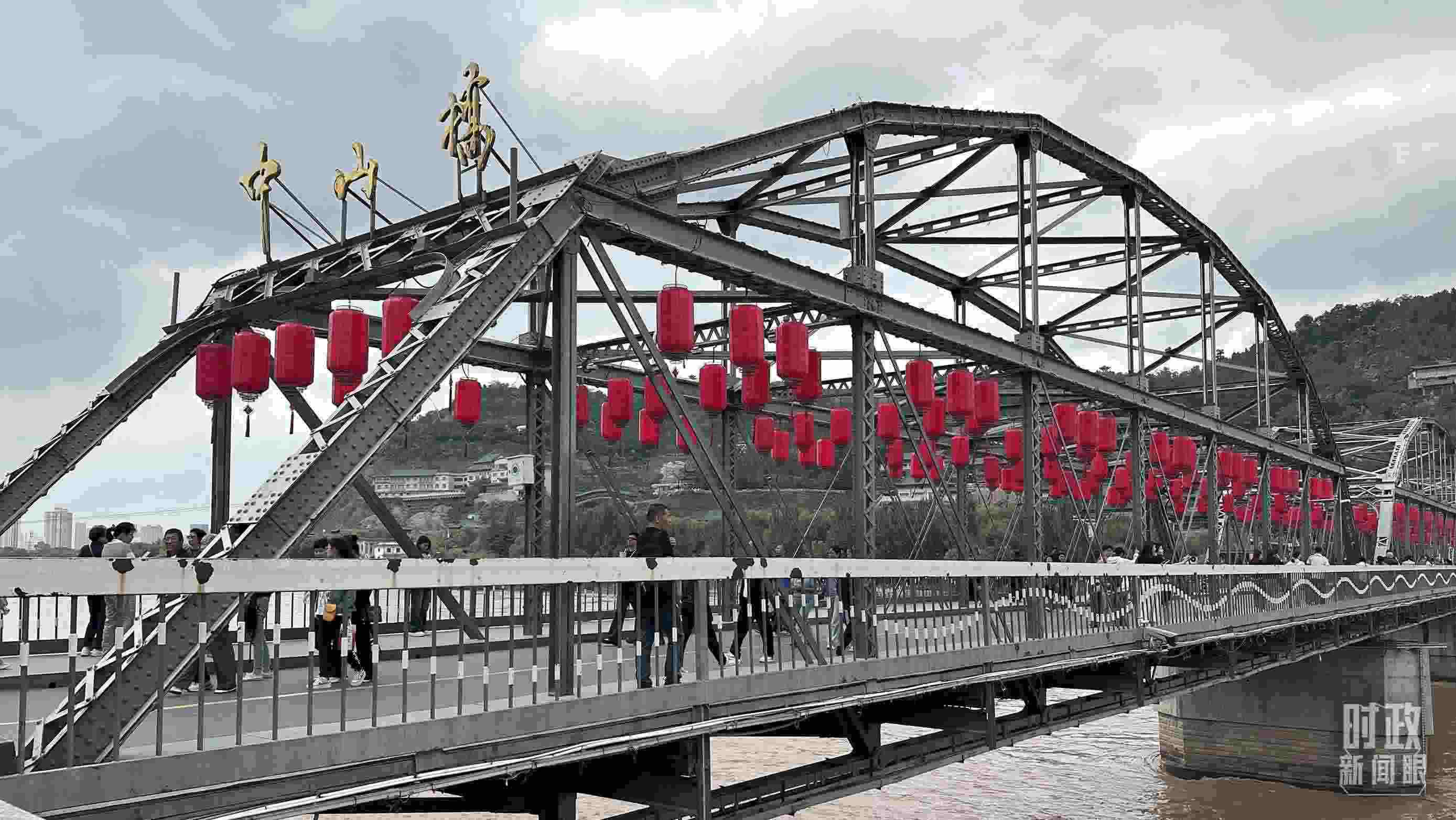 △中山橋。（總臺(tái)央視記者范一鳴、覃思拍攝）