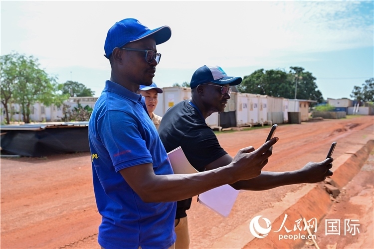 圖6 檢查組拍攝優(yōu)秀做法。謝坤攝