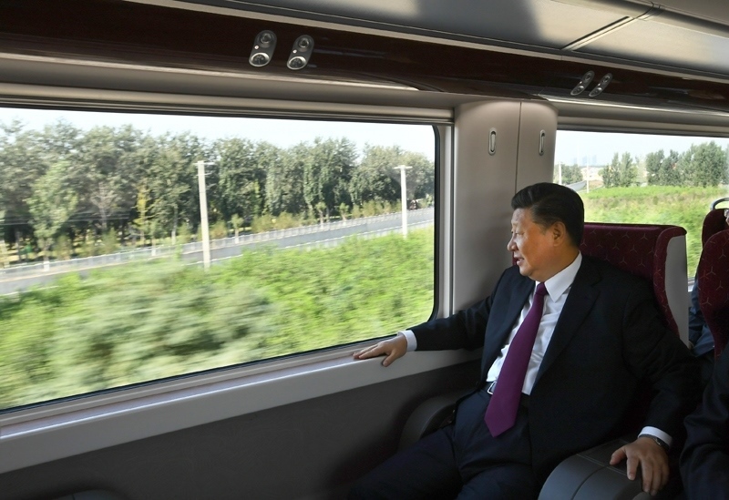 2019年9月25日，習(xí)近平總書記乘坐軌道列車前往北京大興國際機場。