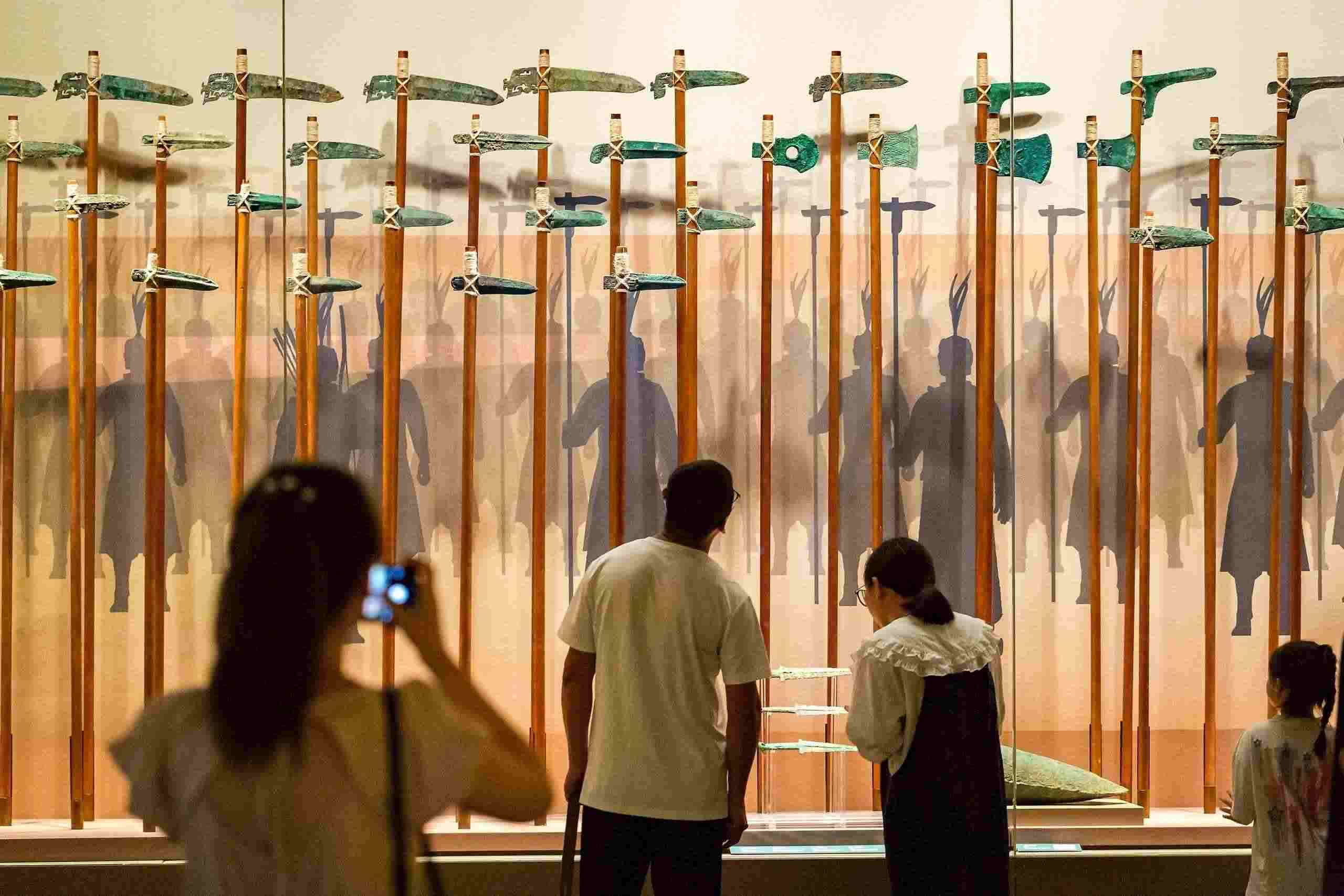 △2024年8月25日，游客在河南省安陽(yáng)市殷墟博物館參觀。