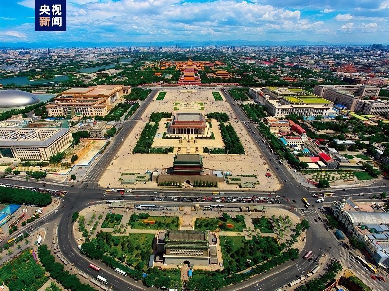 △全長(zhǎng)7.8公里的北京中軸線上，分布有鐘鼓樓、景山、故宮等15處遺產(chǎn)構(gòu)成要素。