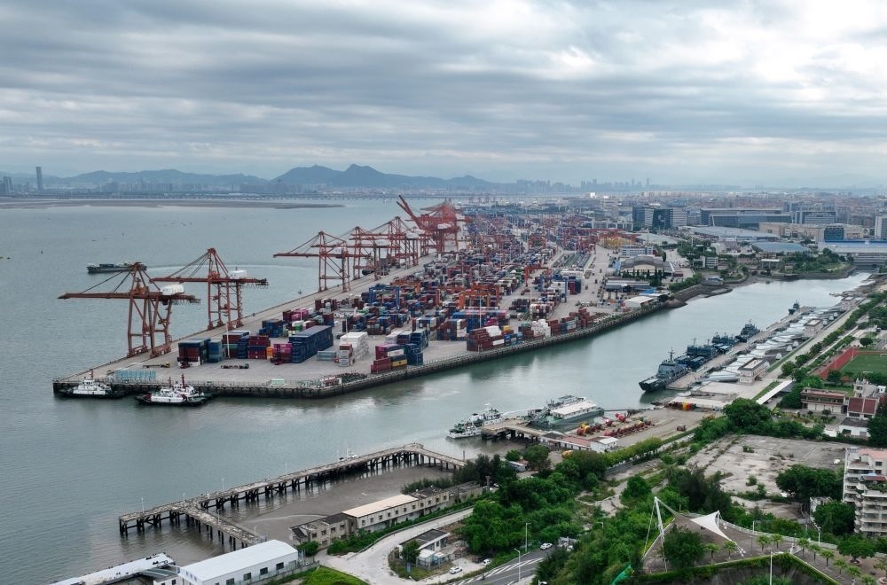 這是中國（福建）自由貿(mào)易試驗區(qū)廈門片區(qū)內(nèi)的廈門海天碼頭（2024年9月4日攝）。