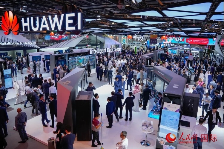 華為展臺。人民網(wǎng) 塔里克·易卜拉欣攝
