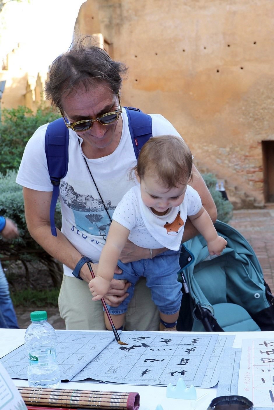 小小書法家。拉巴特中國文化中心供圖