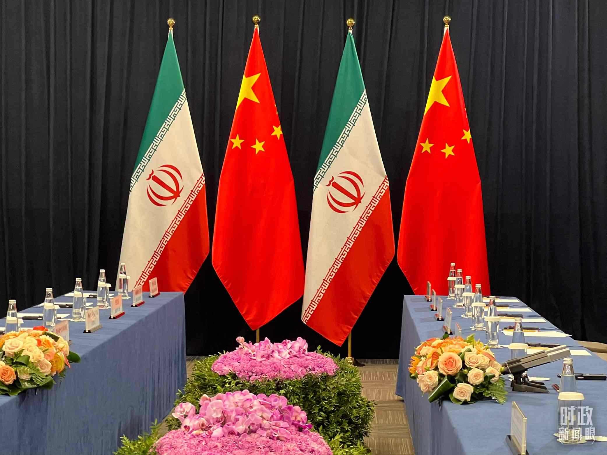 △ 中伊領(lǐng)導(dǎo)人會(huì)見開始前的現(xiàn)場。（總臺央視記者楊新禹拍攝）