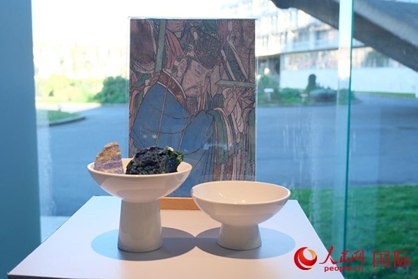 壁畫礦物質(zhì)顏料展示。人民網(wǎng)記者 尚凱元攝