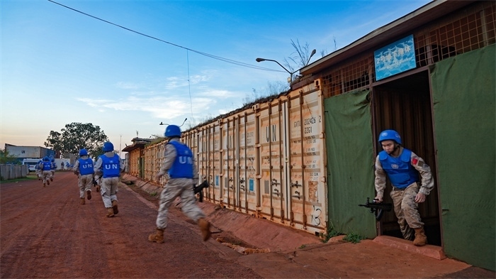 支援加強(qiáng)警戒點(diǎn)位。孫亞斌攝