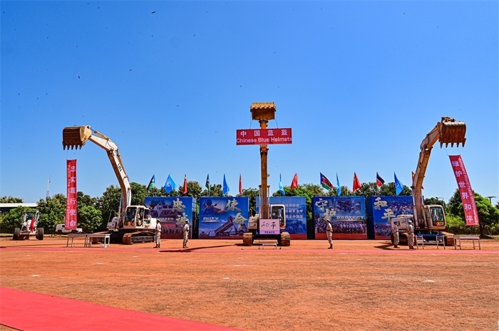 工程機械特技展示。王軍杰攝