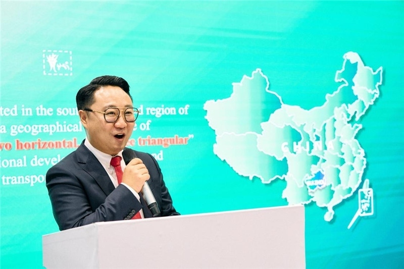 “中國(guó)館”貴州旅游推介會(huì)現(xiàn)場(chǎng)介紹。楊浩鵬