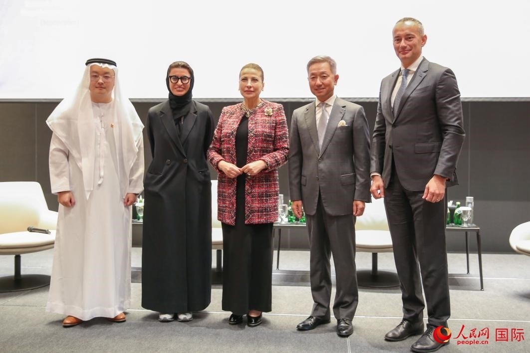 部分與會(huì)嘉賓合影。人民網(wǎng) 塔里克·易卜拉欣攝