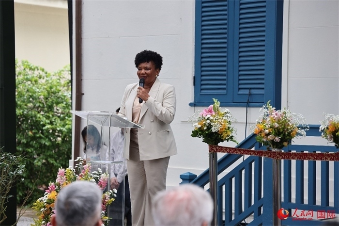 巴西文化部部長梅內塞斯在開園儀式上發(fā)表致辭。人民網記者 張志文攝