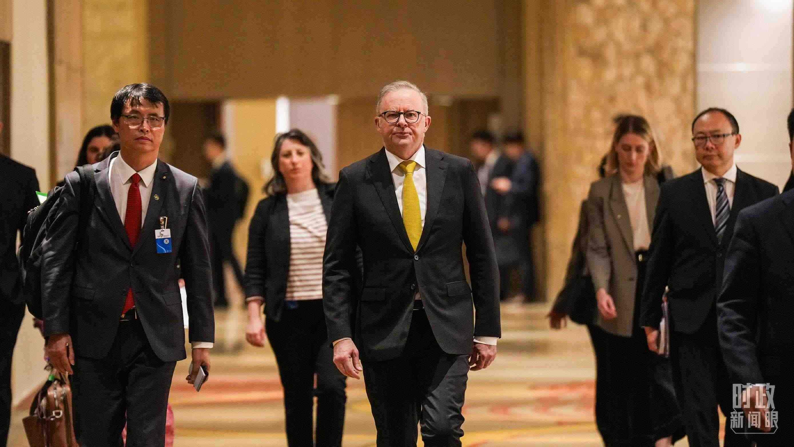 △澳大利亞總理阿爾巴尼斯抵達會見現場。（總臺記者李晉拍攝）