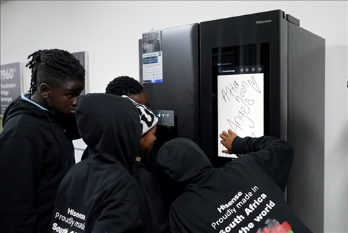 海信智能冰箱吸引南非人。海信南非公司供圖