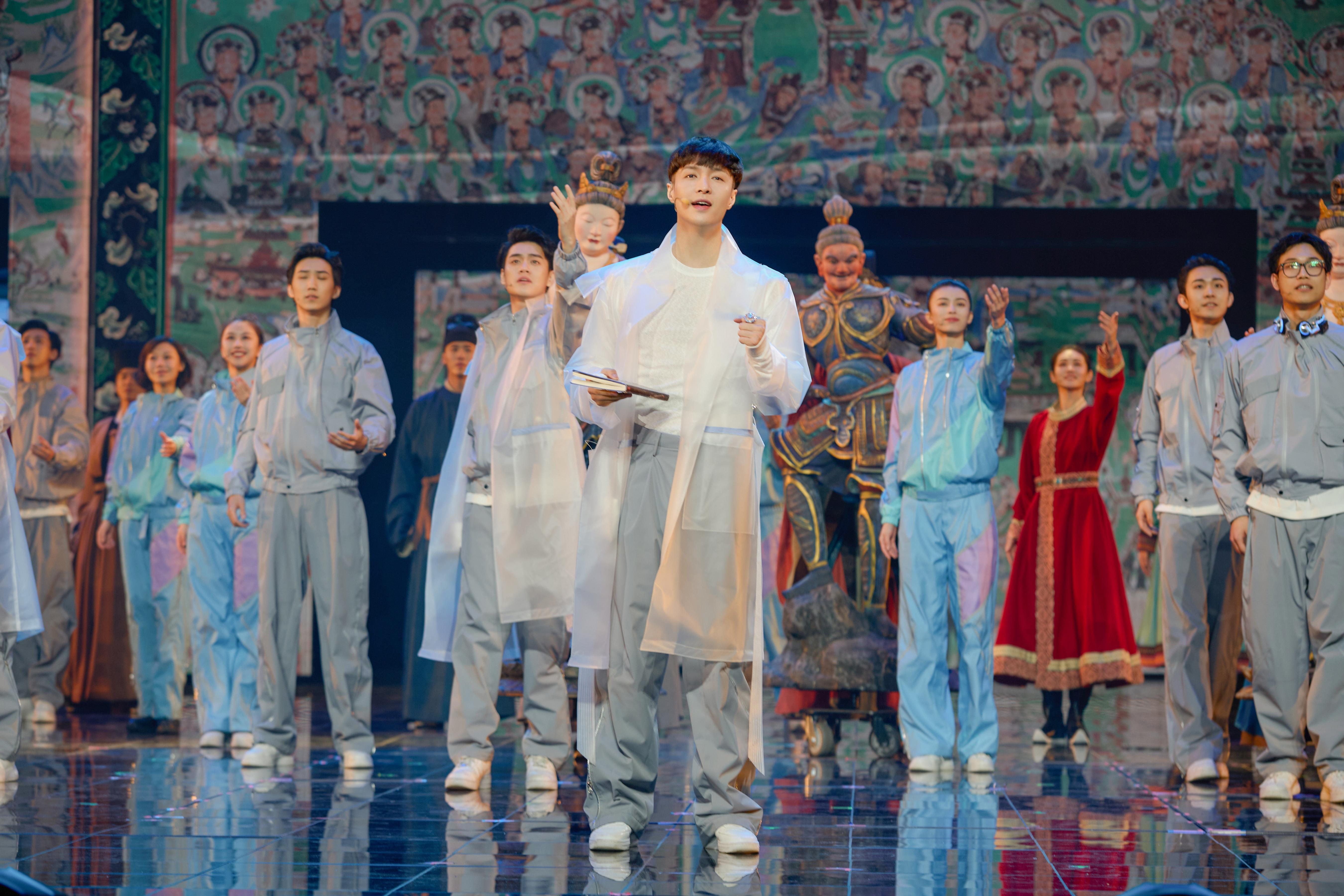 《受到召喚·敦煌》劇照。中國(guó)國(guó)家話(huà)劇院供圖