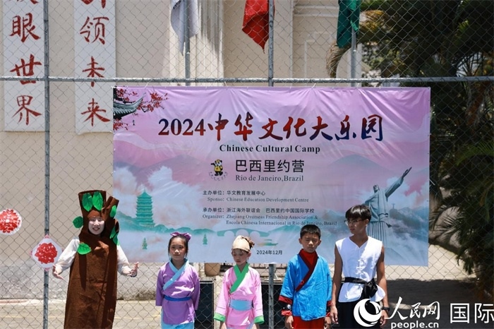 話劇《司馬光砸缸》演繹了中國家喻戶曉的兒童故事。人民網(wǎng)記者 陳海琪攝