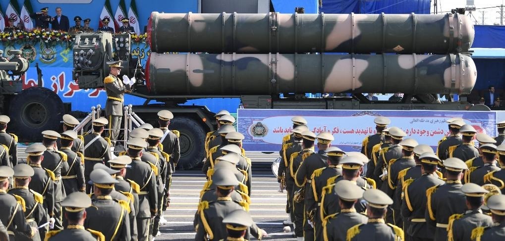 這是2024年9月21日在伊朗首都德黑蘭拍攝的閱兵式現(xiàn)場(chǎng)。新華社記者沙達(dá)提攝