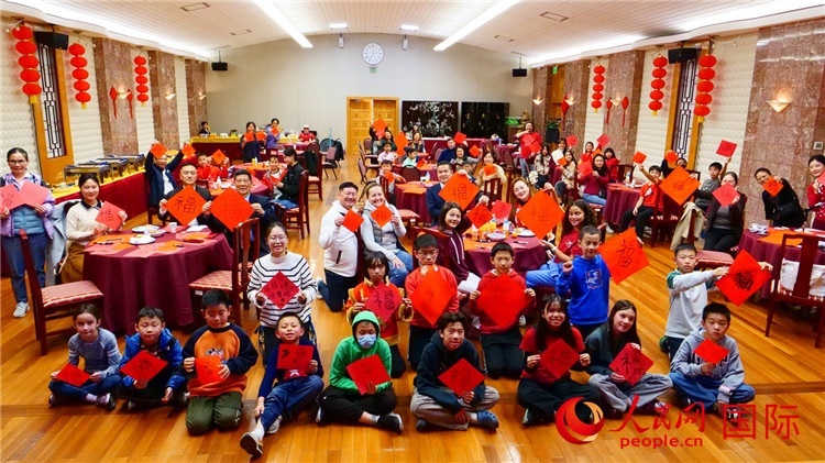 威廉蘭德小學(xué)師生活動(dòng)現(xiàn)場(chǎng)合影。李鑫江攝