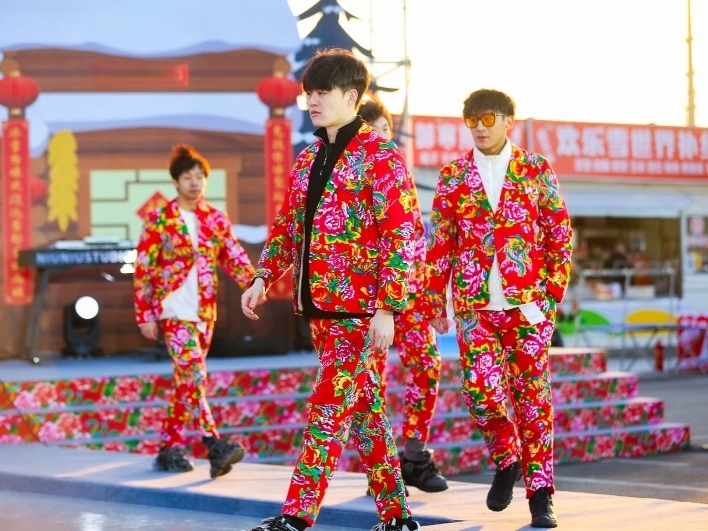 東北滑雪走秀現(xiàn)場(chǎng)。人民網(wǎng)記者 許維娜攝