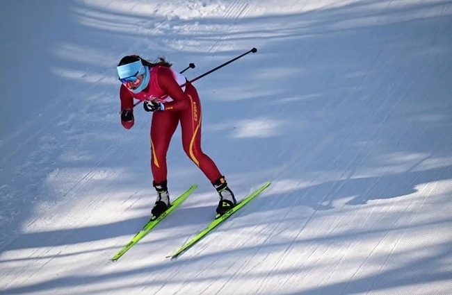 2月9日，中國隊選手巴亞尼·加林在比賽中。新華社記者 張龍攝