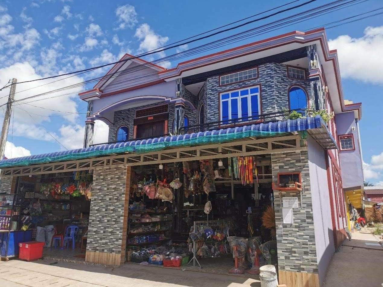 毗鄰西港特區(qū)的商店。西港特區(qū)供圖