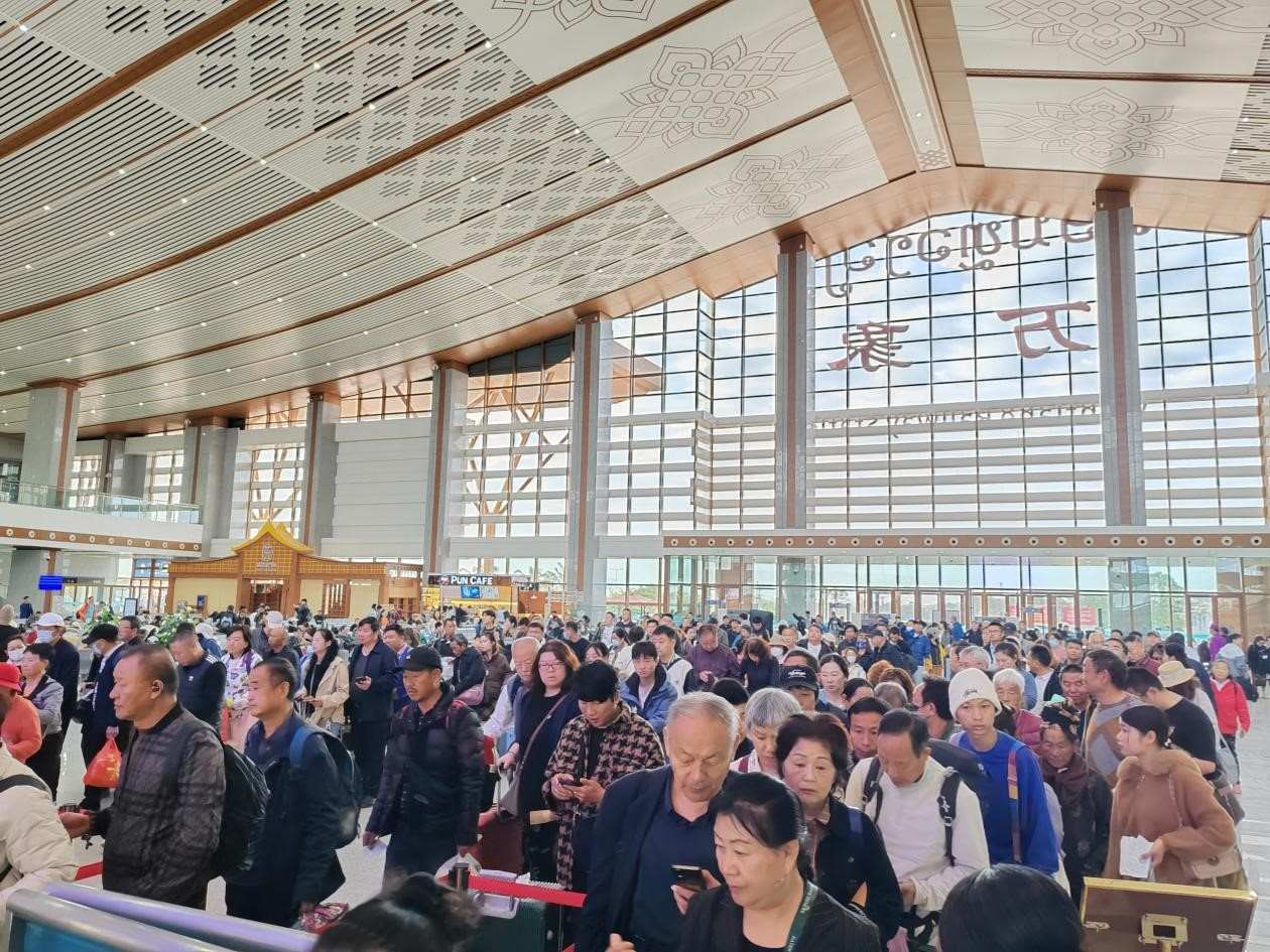 春節(jié)期間的中老鐵路萬(wàn)象站。李加勇攝