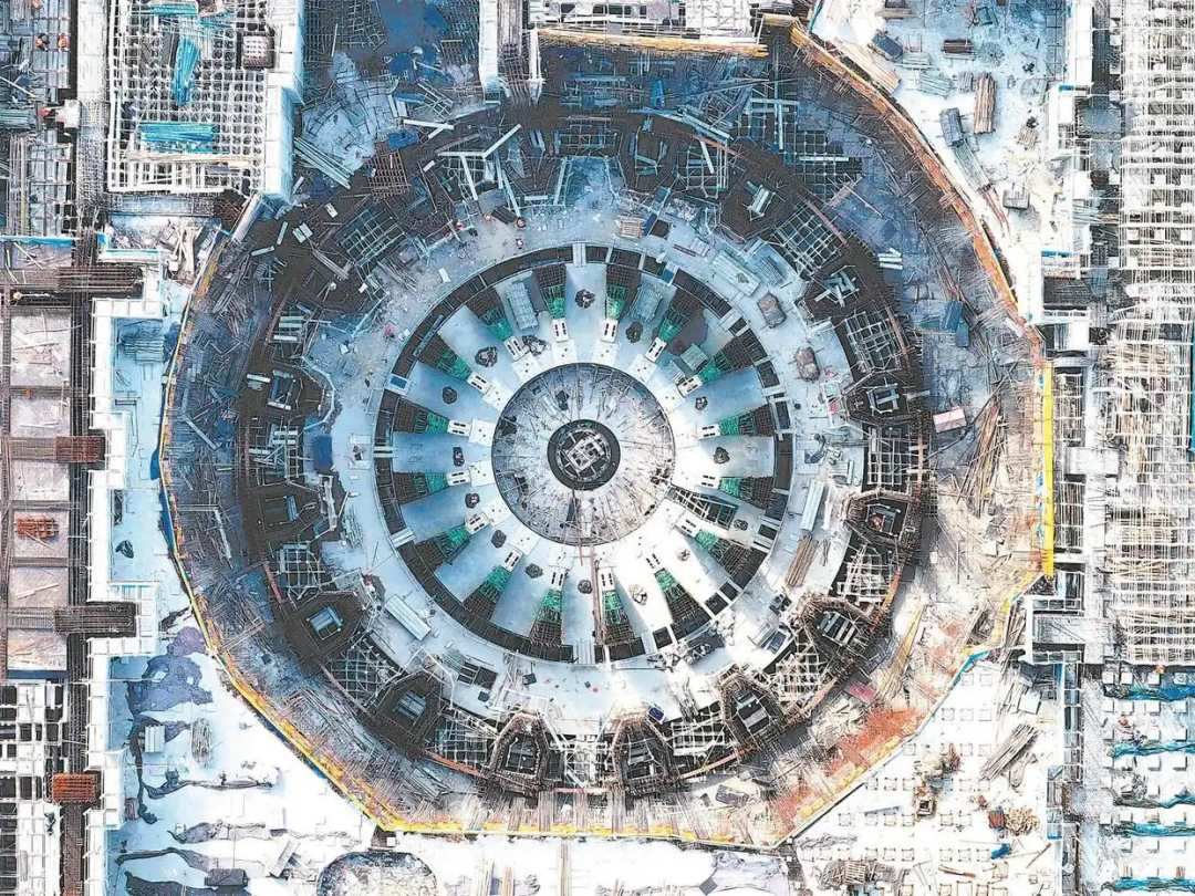 △中國科學(xué)院合肥物質(zhì)科學(xué)研究院等離子體所，緊湊型聚變能實驗裝置（BEST）項目正加緊施工。