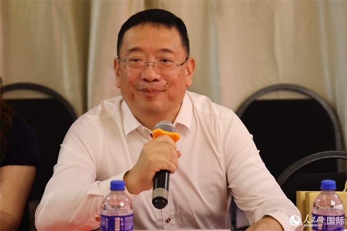 巴西文協(xié)主席上官建峰在座談會(huì)上致辭。人民網(wǎng)記者 陳海琪攝