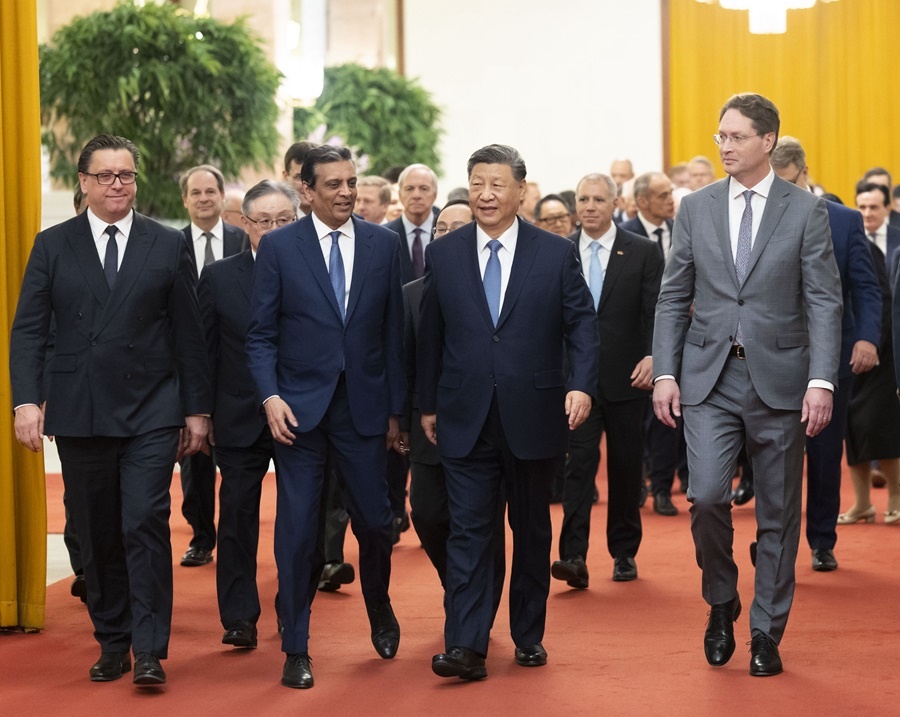 △3月28日上午，國家主席習(xí)近平在北京人民大會堂會見國際工商界代表。