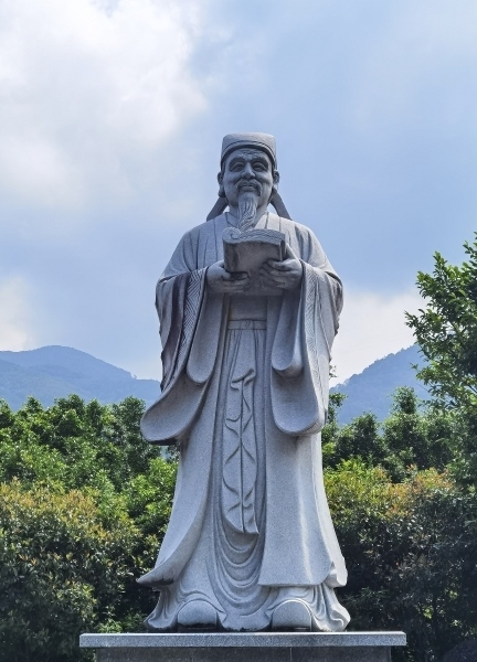 位于南平的朱熹石雕塑像。圖片來(lái)源：視覺(jué)中國(guó)