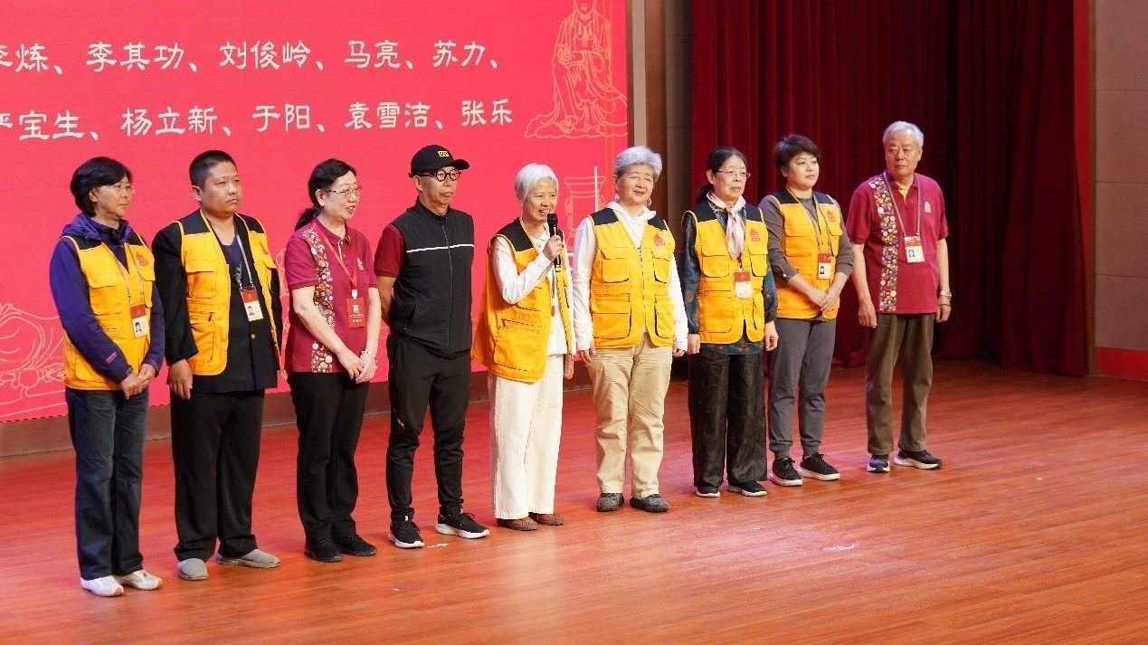 服務(wù)滿二十年志愿者代表發(fā)表感言。故宮博物院供圖