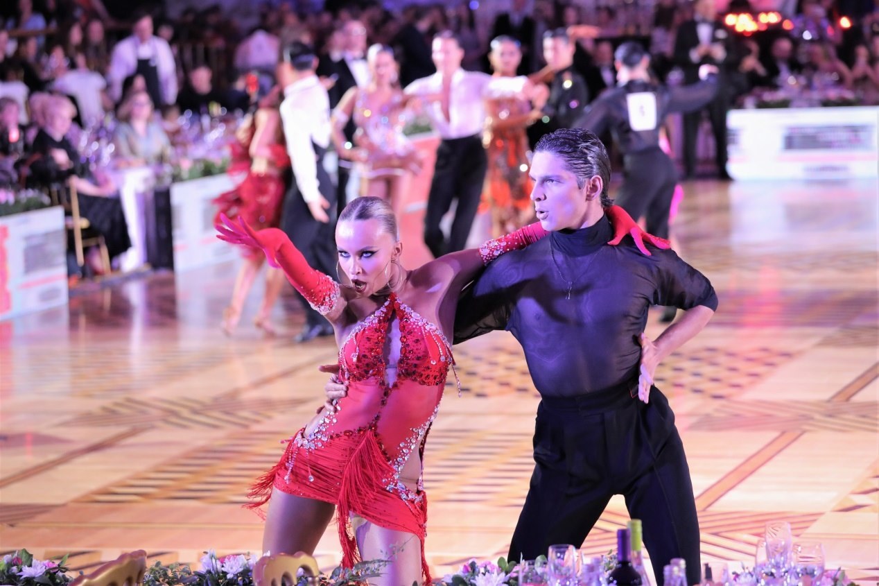 第七屆“克里姆林宮杯”國標(biāo)舞錦標(biāo)賽現(xiàn)場。于子恒攝