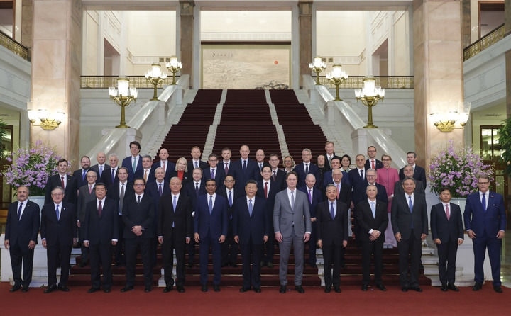 3月28日上午，國(guó)家主席習(xí)近平在北京人民大會(huì)堂會(huì)見(jiàn)國(guó)際工商界代表。新華社記者 丁林 攝