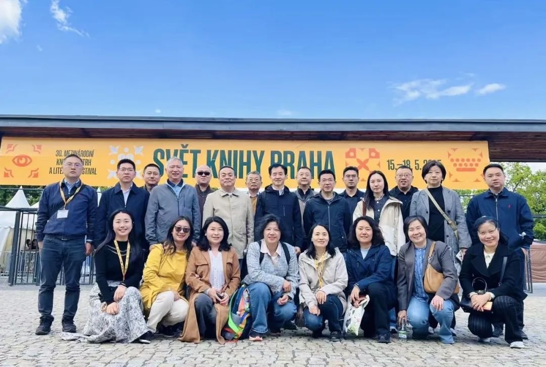 中國(guó)出版界代表團(tuán)合影。圖片均由國(guó)圖集團(tuán)供圖