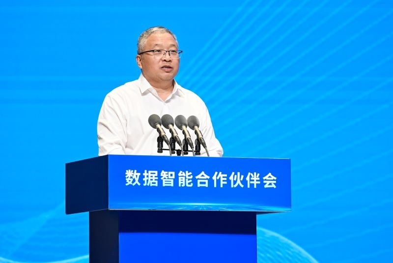 圖為豫資控股集團黨委書記、董事長秦建斌。