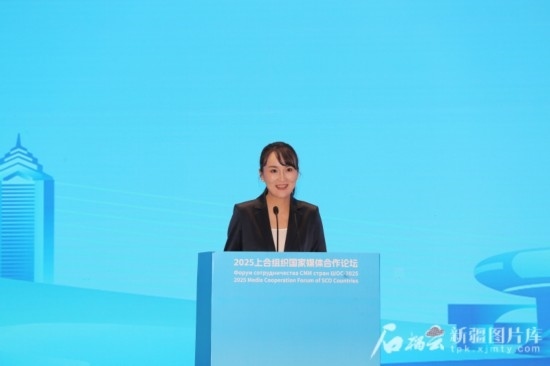 5月23日，在2025上合組織國家媒體合作論壇青年文化交流營活動(dòng)中，人民日報(bào)社記者阿爾達(dá)克·塔巴拉克發(fā)言。石榴云/新疆日報(bào)記者 李雄心攝