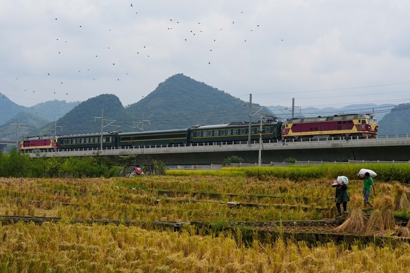 盤興高鐵進(jìn)入聯(lián)調(diào)聯(lián)試階段(1)#XxjpsgC000246_20250906_PEPFN0A001.jpg